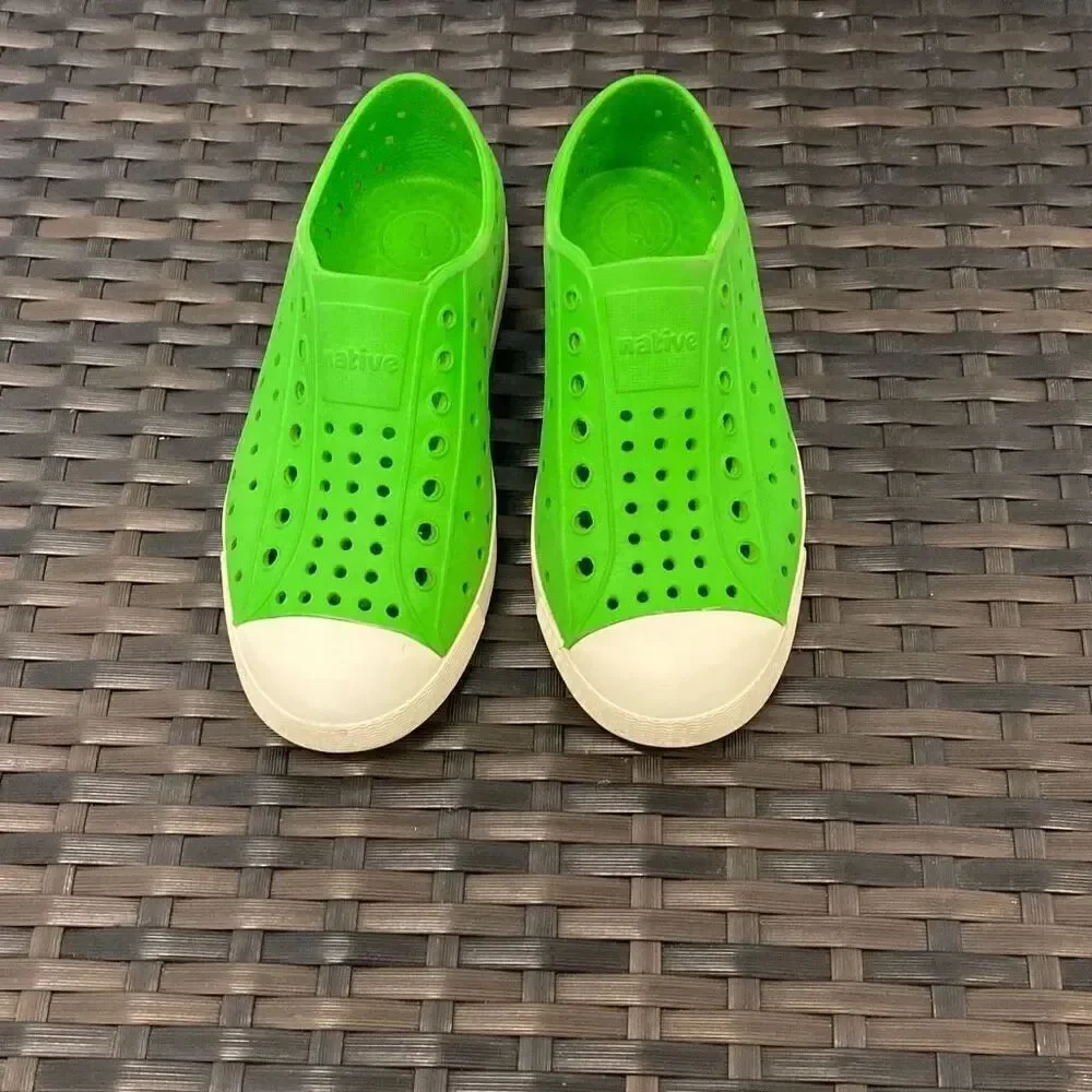 Native Jeffersons kid shoes size 13